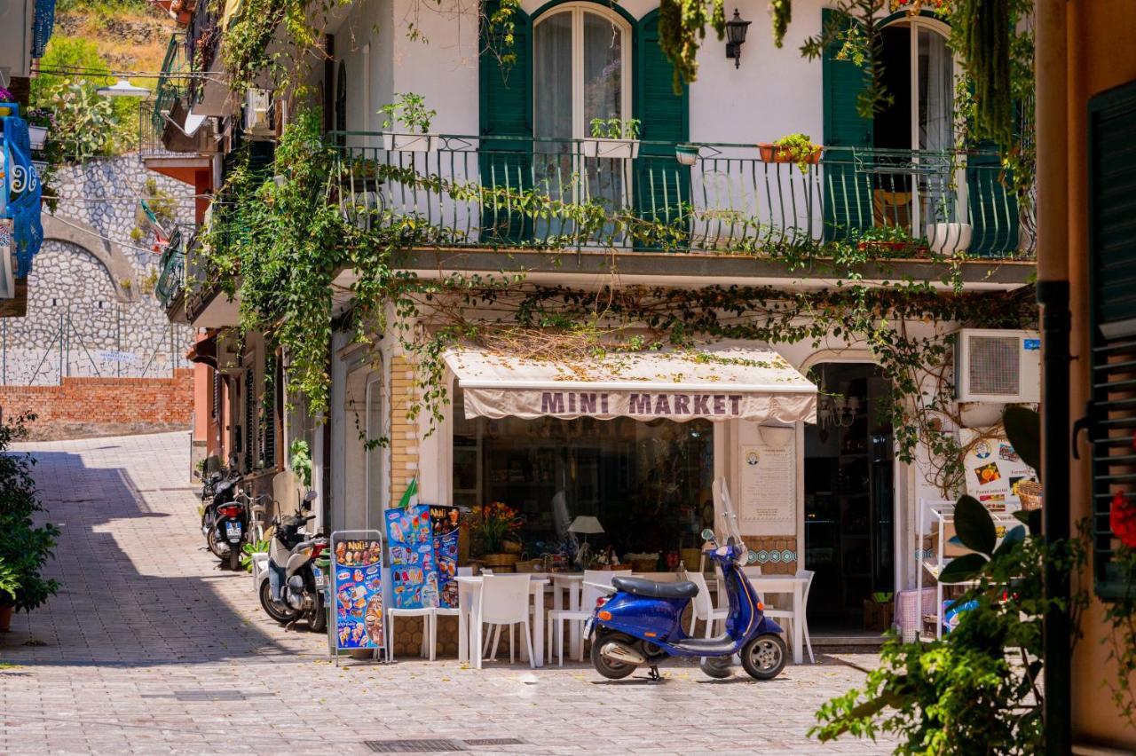 Appartamenti Paolone House Taormina Mare Mazzeo Esterno foto